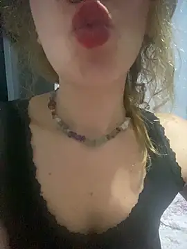 melisss2 online show from October 17, 2025, 9:17 pm