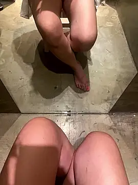 melisss2 online show from December 16, 2025, 3:50 pm