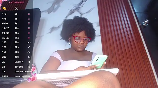 Snapshot of Kim_Browns chatting on May 26, 2026, 2:29 am Kim Browns online show from May 26, 2026, 2:29 am