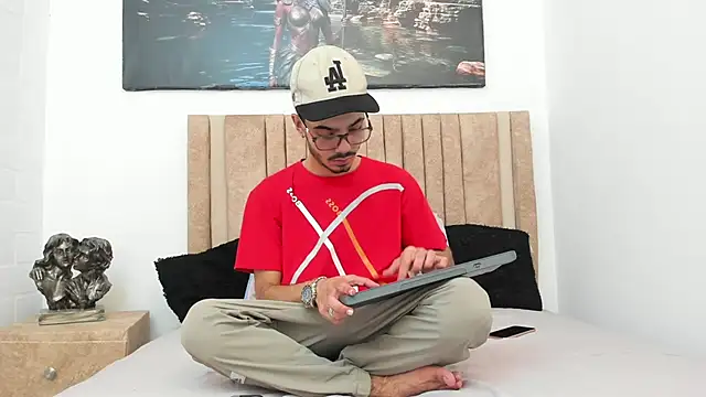 Snapshot of Timothe_Evans chatting on November 1, 2025, 8:33 pm Timothe Evans online show from November 1, 2025, 8:33 pm