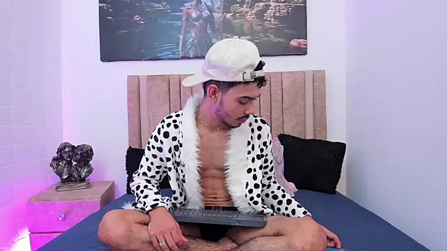 Snapshot of Timothe_Evans chatting on November 4, 2025, 8:30 pm Timothe Evans online show from November 4, 2025, 8:30 pm