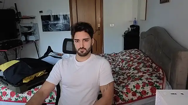 Snapshot of Al3xox02 chatting on January 10, 2026, 2:52 pm Al3xox02 online show from January 10, 2026, 2:52 pm