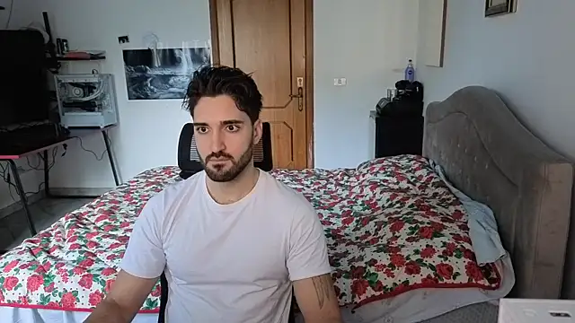 Snapshot of Al3xox02 chatting on January 11, 2026, 12:43 pm Al3xox02 online show from January 11, 2026, 12:43 pm