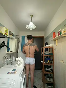 Snapshot of Al3xox02 chatting on January 13, 2026, 10:31 am Al3xox02 online show from January 13, 2026, 10:31 am