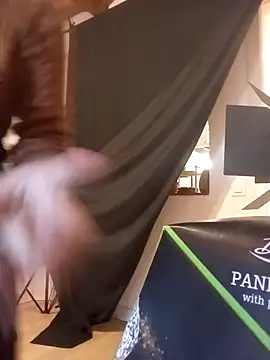 MissHazelnut online show from December 5, 2025, 2:25 pm