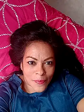 Snapshot of Lucia-Naughty chatting on October 9, 2025, 3:21 pm Lucia-Naughty online show from October 9, 2025, 3:21 pm