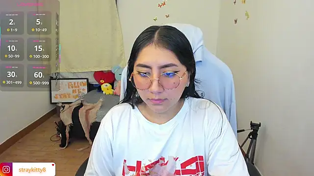 Snapshot of LoveLyy- chatting on October 7, 2025, 11:46 pm LoveLyy- online show from October 7, 2025, 11:46 pm