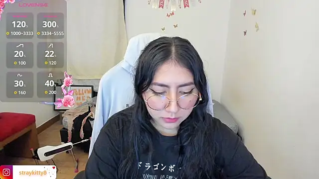 Snapshot of LoveLyy- chatting on November 4, 2025, 2:27 pm LoveLyy- online show from November 4, 2025, 2:27 pm