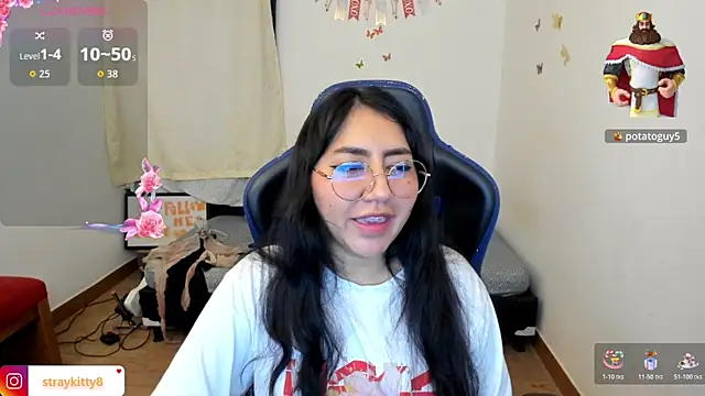 Snapshot of LoveLyy- chatting on November 28, 2025, 4:42 pm LoveLyy- online show from November 28, 2025, 4:42 pm