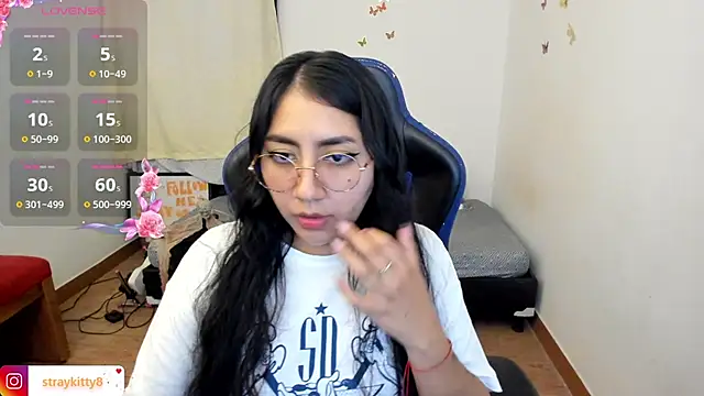 Snapshot of LoveLyy- chatting on December 2, 2025, 9:10 pm LoveLyy- online show from December 2, 2025, 9:10 pm