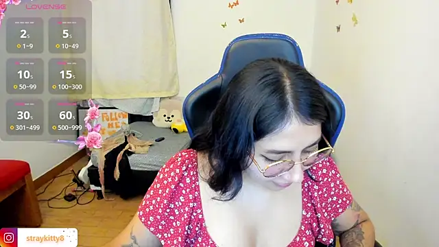 Snapshot of LoveLyy- chatting on December 3, 2025, 7:56 pm LoveLyy- online show from December 3, 2025, 7:56 pm