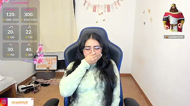 LoveLyy- online show from June 13, 2026, 2:42 am