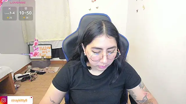 LoveLyy- online show from July 7, 2026, 1:08 am