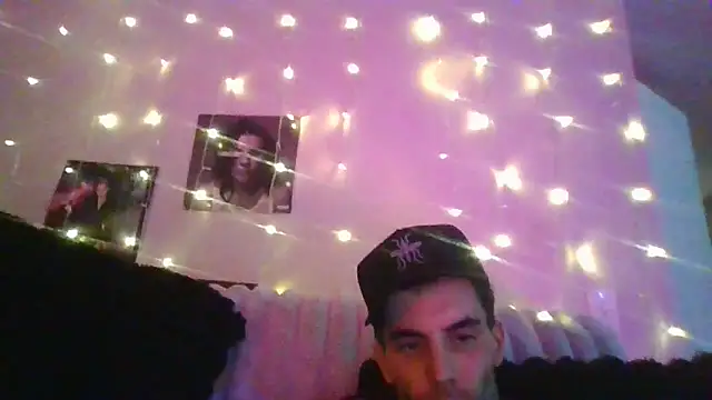 nvthvn555 online show from October 28, 2025, 1:42 am