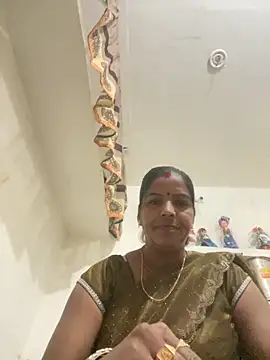 Snapshot of Sapnahot34 chatting on November 6, 2025, 4:13 am Sapnahot34 online show from November 6, 2025, 4:13 am