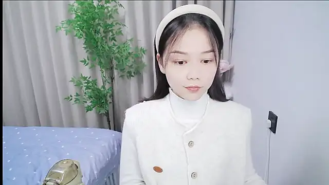 mili0923 online show from November 9, 2025, 12:47 pm