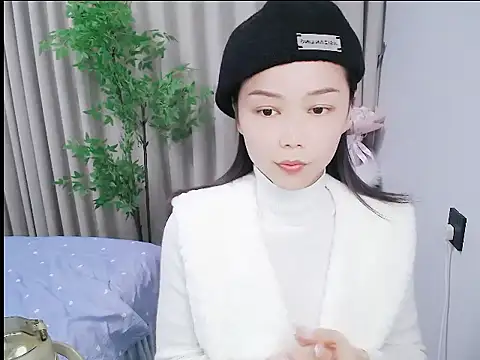 mili0923 online show from November 15, 2025, 1:40 pm