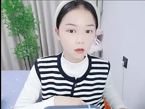 mili0923 online show from November 26, 2025, 1:34 pm