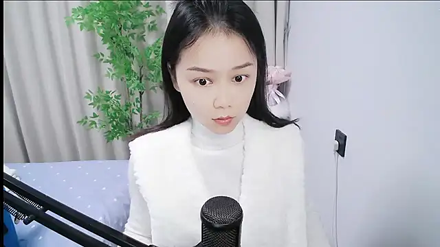 mili0923 online show from December 1, 2025, 5:45 am