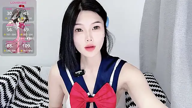 Snapshot of T-TeaR chatting on February 7, 2026, 2:04 am T-TeaR online show from February 7, 2026, 2:04 am