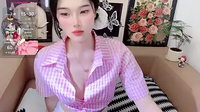 Snapshot of T-TeaR chatting on June 16, 2026, 2:14 am T-TeaR online show from June 16, 2026, 2:14 am