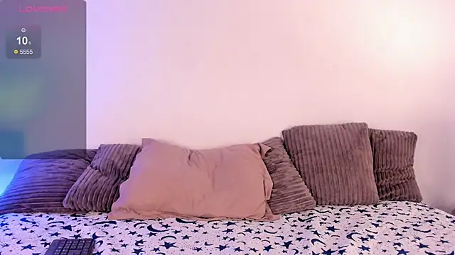 MiaNyxara dh online show from December 19, 2025, 8:27 pm