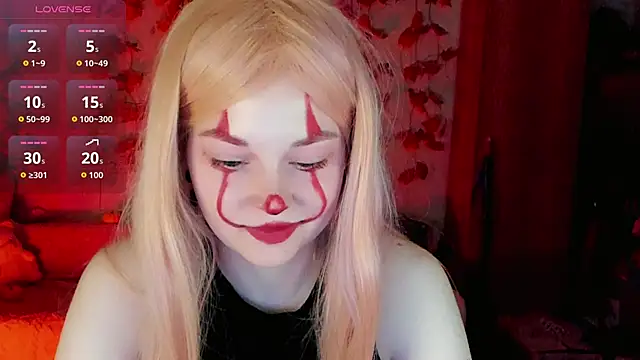 HoneyDazzle online show from October 18, 2025, 8:09 pm