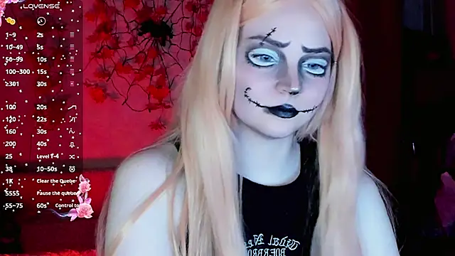 HoneyDazzle online show from October 31, 2025, 8:54 pm