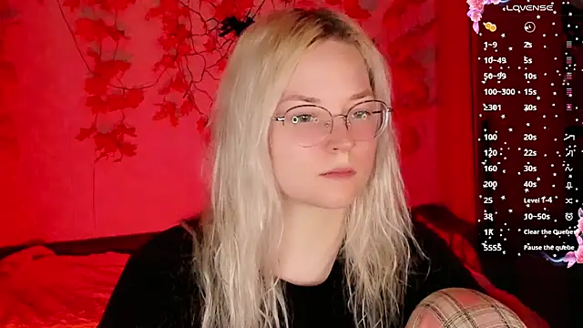 HoneyDazzle online show from November 12, 2025, 10:30 pm