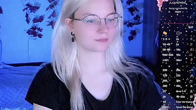 HoneyDazzle online show from November 16, 2025, 6:57 pm