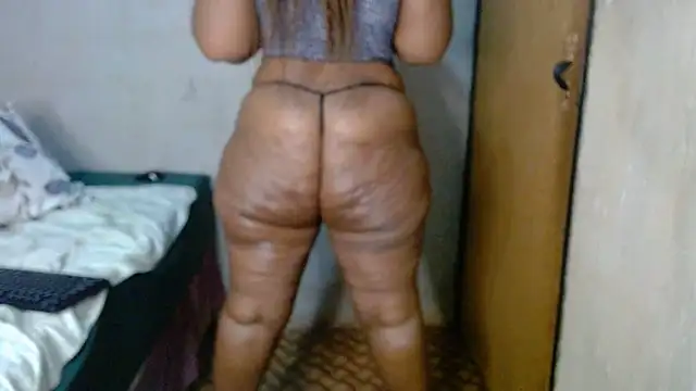 Snapshot of Bigboobsbooty chatting on June 18, 2026, 9:19 pm Bigboobsbooty online show from June 18, 2026, 9:19 pm