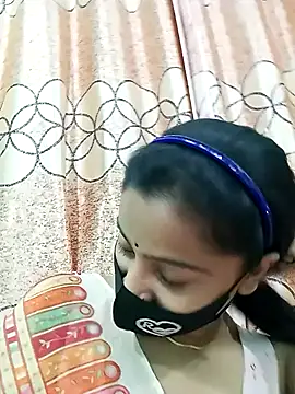 daisy-03 online show from November 10, 2025, 4:17 pm