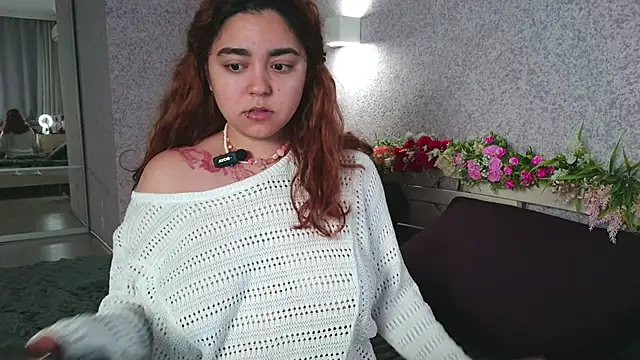 Snapshot of _Mary_Me chatting on November 8, 2025, 8:07 pm Mary Me online show from November 8, 2025, 8:07 pm