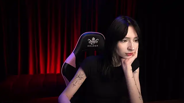 Snapshot of Trix_Void chatting on October 7, 2025, 7:49 am Trix Void online show from October 7, 2025, 7:49 am