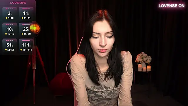 Snapshot of Trix_Void chatting on November 18, 2025, 10:31 am Trix Void online show from November 18, 2025, 10:31 am