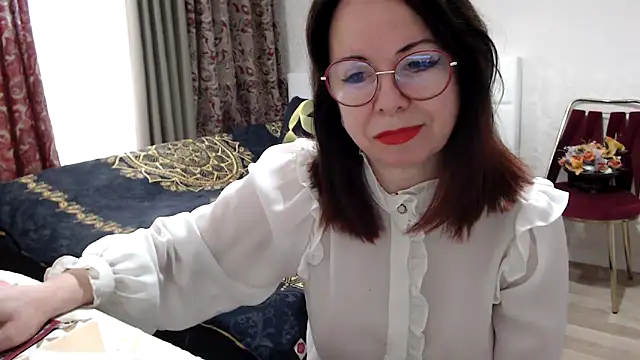 Snapshot of Arisa5000 chatting on February 5, 2026, 7:35 am Arisa5000 online show from February 5, 2026, 7:35 am