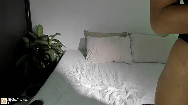 Snapshot of cintya_brown chatting on November 12, 2025, 8:19 pm cintya brown online show from November 12, 2025, 8:19 pm