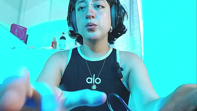 zora blue777 online show from October 18, 2025, 9:37 pm