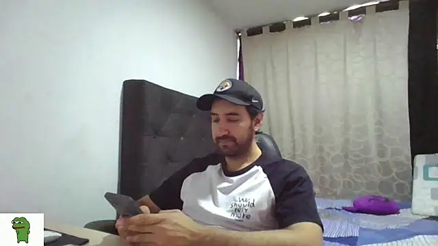 Snapshot of coolfriki chatting on July 18, 2026, 8:01 pm coolfriki online show from July 18, 2026, 8:01 pm