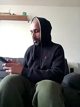 Snapshot of T1T012 chatting on February 1, 2026, 3:10 pm T1T012 online show from February 1, 2026, 3:10 pm