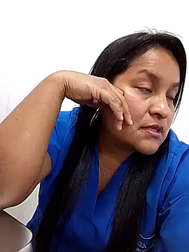 lucia00xx online show from March 19, 2026, 6:45 pm