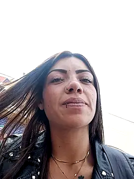 Snapshot of Saray_1-2 chatting on October 16, 2025, 6:20 pm Saray 1-2 online show from October 16, 2025, 6:20 pm