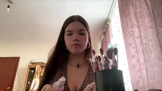 Snapshot of AlmetaBradicich chatting on October 7, 2025, 6:10 am AlmetaBradicich online show from October 7, 2025, 6:10 am