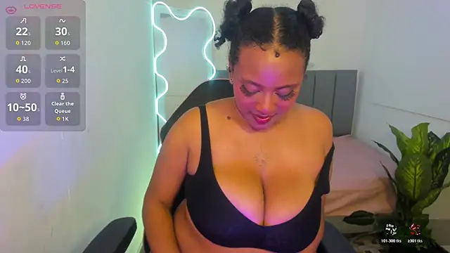 THIANA TAY online show from October 26, 2025, 3:12 am