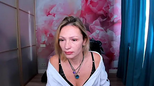 AlinaMoor online show from November 14, 2025, 6:45 am