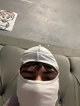 lain213 online show from October 24, 2025, 8:38 pm