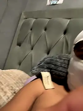 lain213 online show from November 4, 2025, 6:01 am