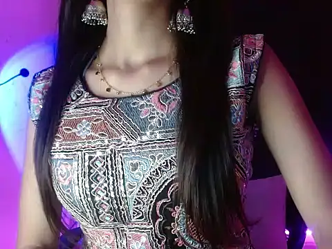 Roiseeee online show from April 16, 2026, 4:35 am