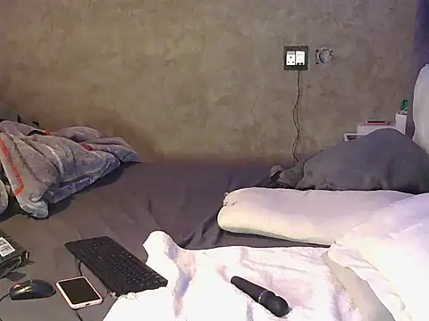 petite queenx online show from November 10, 2025, 2:10 am