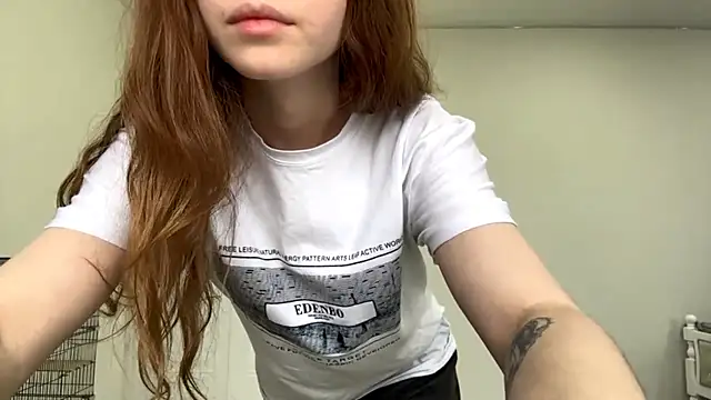 Snapshot of EhtelBiondi chatting on October 24, 2025, 8:33 am EhtelBiondi online show from October 24, 2025, 8:33 am